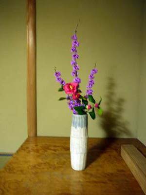 椿と花ずおう